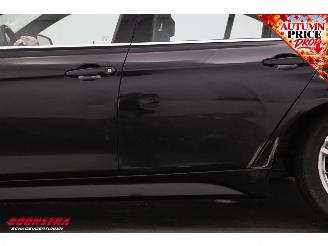 BMW 3-serie 320i High Executive M Sport Aut. Leder SHZ LED Apple/Android picture 6