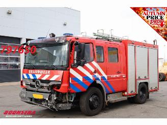 Vaurioauto  trucks Mercedes Atego 1428 Feuerwehr Aut. 62.543 km! 2013/12