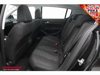 Peugeot 308 1.2 PureTech Aut. Allure Pano Cruise Navi Camera PDC AHK Bluetooth Clima picture 15