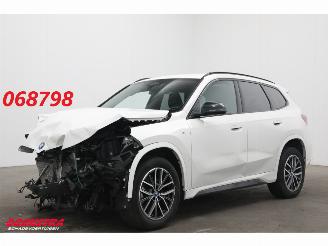BMW iX1 eDrive20 67 kWh M Sport H/K ACC Navi Virtual Apple/Android Memory Camera PDC Clima picture 1