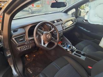 Nissan Leaf Leaf (ZE1), Hatchback, 2017 Electric picture 5