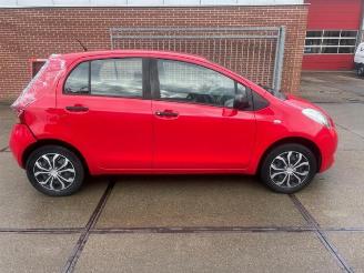 Toyota Yaris Yaris II (P9), Hatchback, 2005 / 2014 1.0 12V VVT-i picture 2