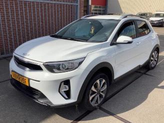 Salvage car Kia Stonic Stonic (YB), SUV, 2017 1.0i T-GDi 12V Eco-Dynamics+ 2021/12