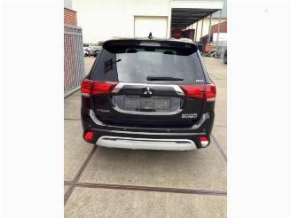 Mitsubishi Outlander Outlander (GF/GG), SUV, 2012 / 2022 2.4 16V PHEV 4x4 picture 4
