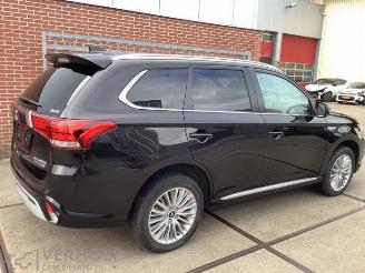 Mitsubishi Outlander Outlander (GF/GG), SUV, 2012 / 2022 2.4 16V PHEV 4x4 picture 3