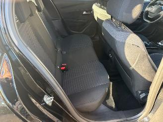 Peugeot 208  picture 11