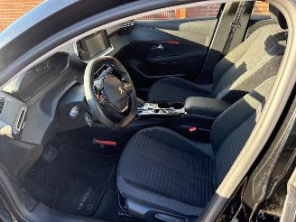 Peugeot 208  picture 4