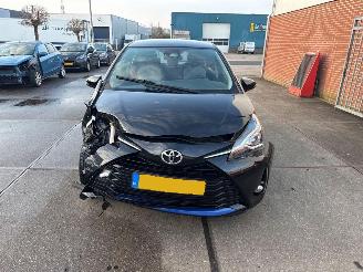 krockskadad bil auto Toyota Yaris  2017/12