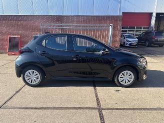 krockskadad bil auto Toyota Yaris  2025/9