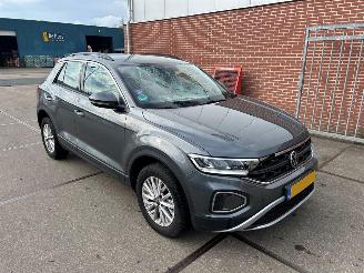krockskadad bil auto Volkswagen T-Roc  2022/9
