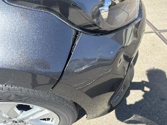 Mazda 2  picture 7