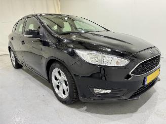 uszkodzony samochody osobowe Ford Focus HB 1.0 EcoBoost Titanium Edition 2015/10
