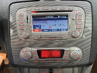 Ford Focus HB 1.8 Limites Naci/Clima picture 9