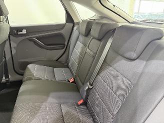 Ford Focus HB 1.8 Limites Naci/Clima picture 36