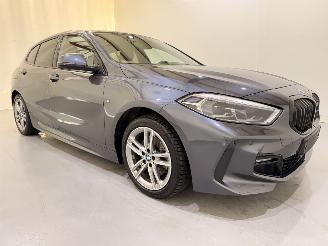 Vaurioauto  passenger cars BMW 1-serie 118i M Sport Edition Pano 2021/4