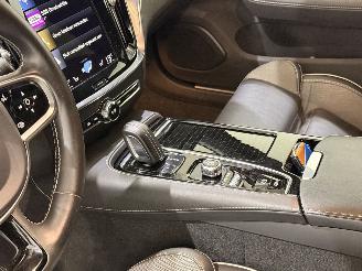Volvo V-60 2.0 T8 Recharge PHEV R Design AWD picture 18
