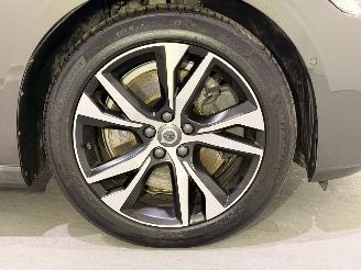 Volvo V-60 2.0 T8 Recharge PHEV R Design AWD picture 47