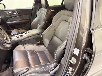 Volvo V-60 2.0 T8 Recharge PHEV R Design AWD picture 25