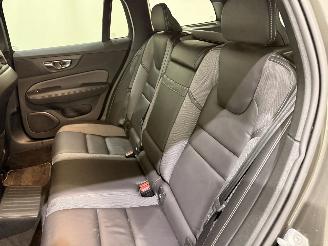 Volvo V-60 2.0 T8 Recharge PHEV R Design AWD picture 31