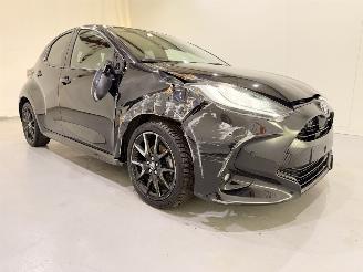 Schadeauto Toyota Yaris HB 1.5 HEV Comfort Style 2023/2