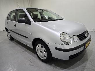 Coche accidentado Volkswagen Polo 1.4-16V AUT 5.Drs 2002/8