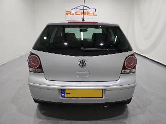 Volkswagen Polo 1.4-16V Comfortline AC 5,Drs LM 60Kw NAP picture 5