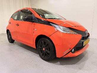 škoda osobní automobily Toyota Aygo HB 1.0 VVT-i x-cite Navi/Airco 2014/10