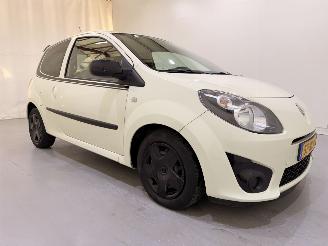 Damaged car Renault Twingo 1.5 dCi 85 Collection Airco 2011/6