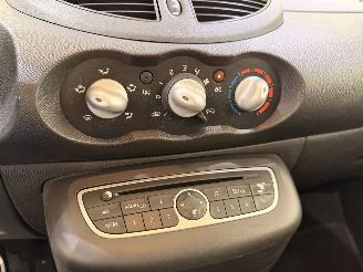 Renault Twingo 1.5 dCi 85 Collection Airco picture 8