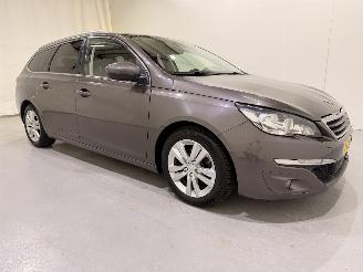 krockskadad bil auto Peugeot 308 SW 1.6 Blue HDI 120 Executive 2014/11