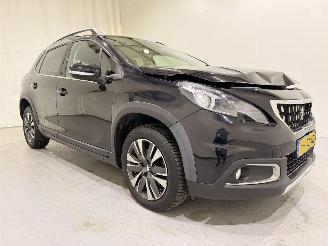 Vaurioauto  passenger cars Peugeot 2008 1.2 GT-Line Automaat Navi/Clima 2019/4