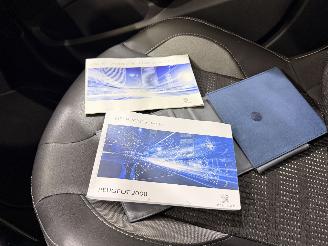 Peugeot 2008 1.2 GT-Line Automaat Navi/Clima picture 39