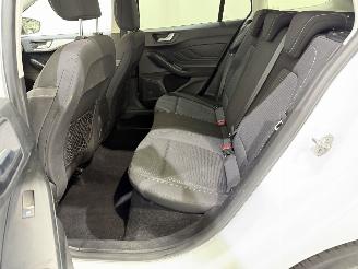 Ford Focus Wagon 1.0 EcoBoost Trend Edition picture 23