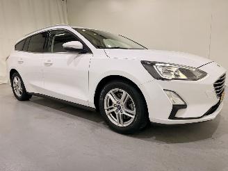 Damaged car Ford Focus Wagon 1.0 EcoBoost Trend Edition 2020/3