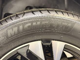 Peugeot 2008 1.2 Blue Lease Allure picture 21