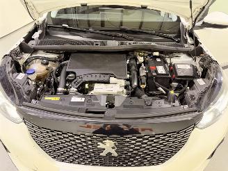 Peugeot 2008 1.2 Blue Lease Allure picture 29