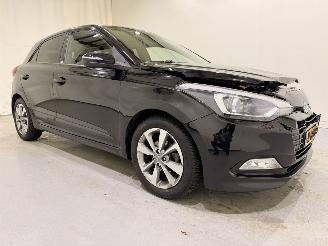 skadebil auto Hyundai I-20 1.2 Premium Passion Navi 2018/4