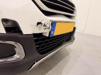 Peugeot 2008 1.2 PureTech Allure Automaat picture 25