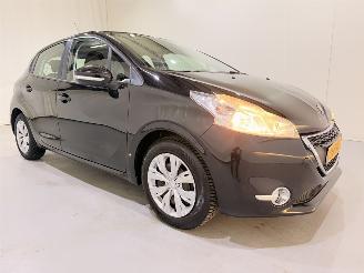 skadebil auto Peugeot 208 HB 1.2 VTi Envy Clima 2013/1