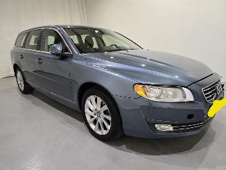 skadebil auto Volvo V-70 1.6 T4 Momentum AUT 132Kw 2014/12
