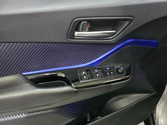 Toyota CH-R 1.8 Hybrid BI-Tone Plus Leder Cruise Bjr.2017 picture 19