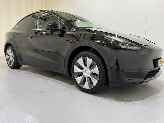 Tesla Model Y Maximum Range / Premium picture 32