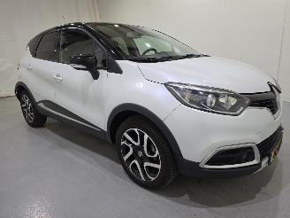krockskadad bil auto Renault Captur 1.2 TCe Dynamique Cruise Trekhaak 87Kw Bjr.2017 2017/1
