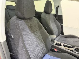 Peugeot 308 HB 1.2 PureTech Blue Lease Executive picture 17