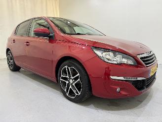 skadebil auto Peugeot 308 HB 1.2 PureTech Blue Lease Executive 2017/8