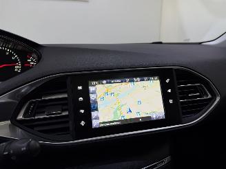 Peugeot 308 HB 1.2 PureTech Blue Lease Executive picture 28