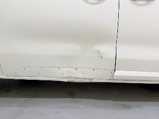 Peugeot Expert DC 2.0 BlueHDI 120 Premium 6-seats picture 19