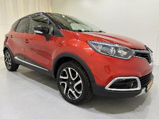 krockskadad bil auto Renault Captur 0.9 TCe Helly Hansen NAP 2015/1