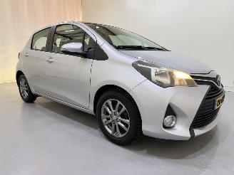 skadebil auto Toyota Yaris HB 1.0 VVt-i Aspiration 2015/3