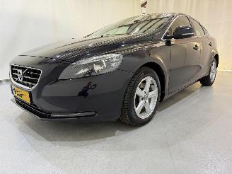 Volvo V-40 1.6 T2 Momentum Navi picture 3